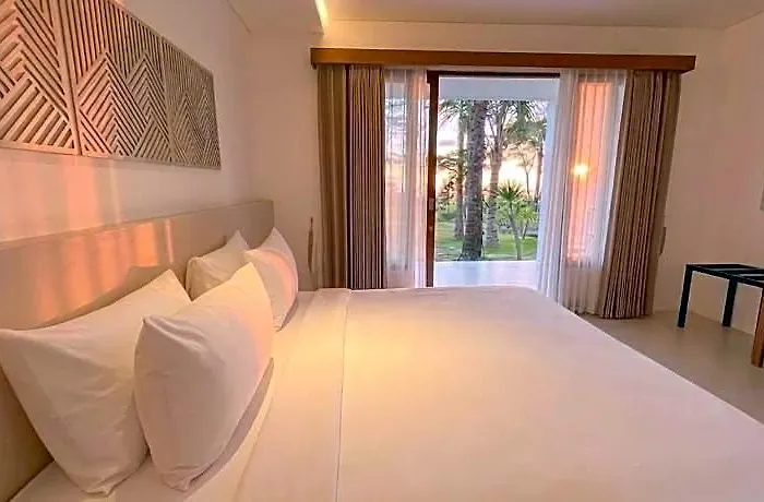 ホテル Palm Springs バリ島